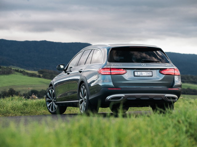 Mercedes-Benz E-Class фото