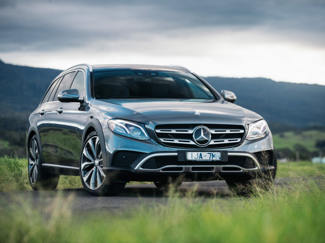 Mercedes-Benz E-Class фото