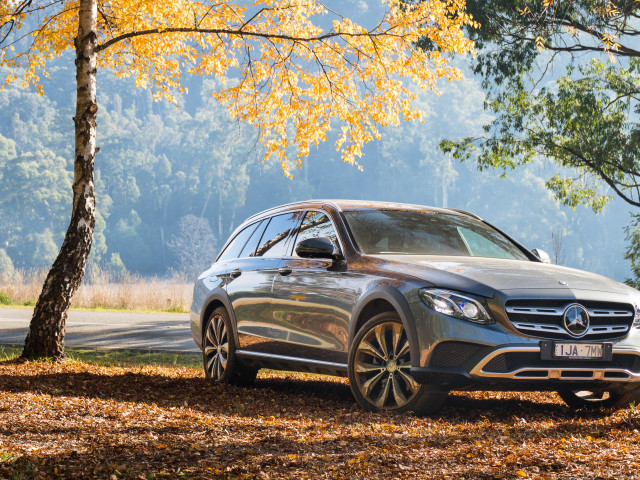 Mercedes-Benz E-Class фото