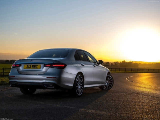 Mercedes-Benz E-Class фото