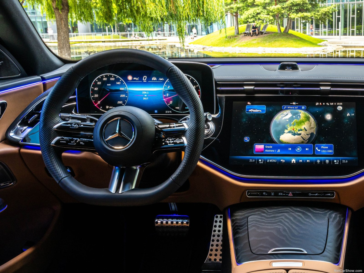 Mercedes-Benz E-Class фото 211105