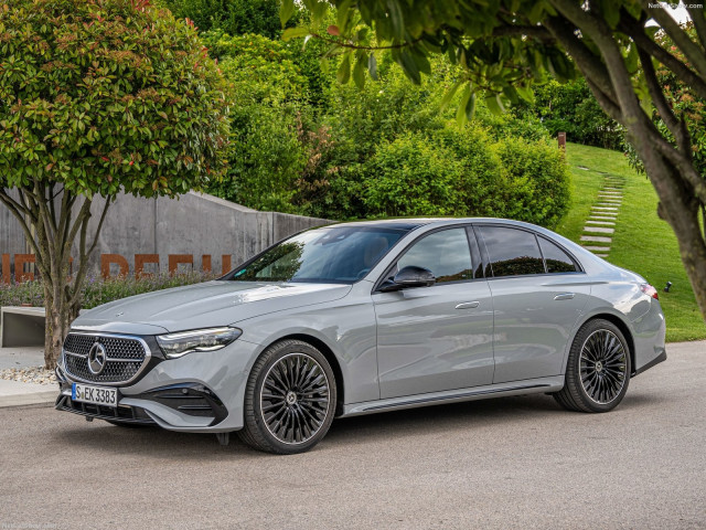 Mercedes-Benz E-Class фото