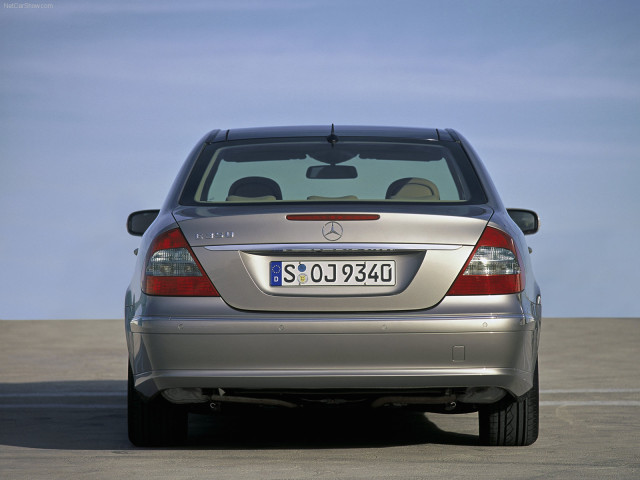 Mercedes-Benz E-Class фото