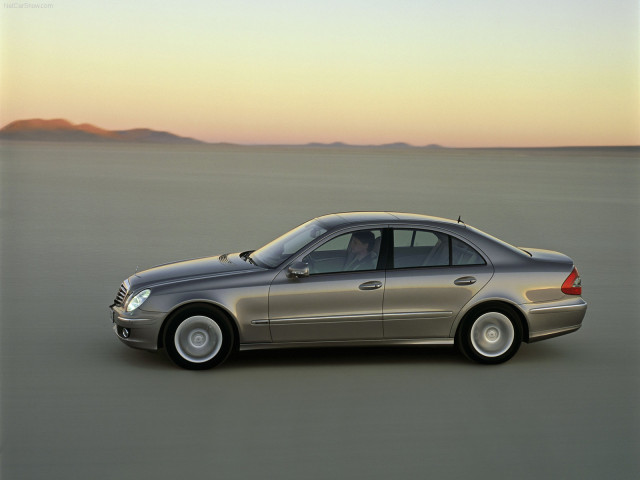 Mercedes-Benz E-Class фото