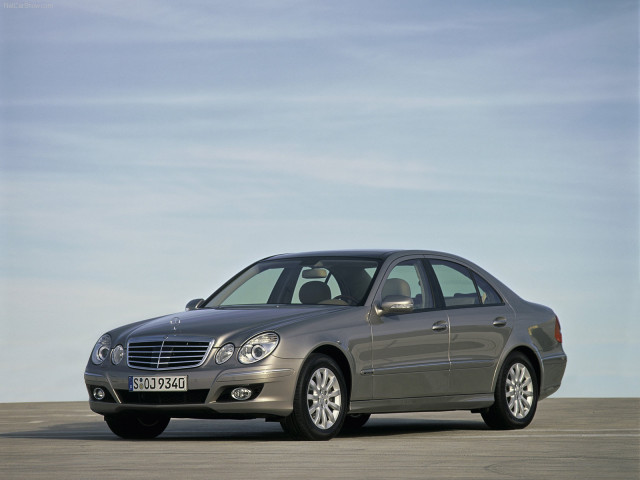 Mercedes-Benz E-Class фото