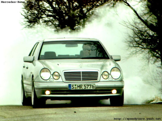 Mercedes-Benz E-Class фото