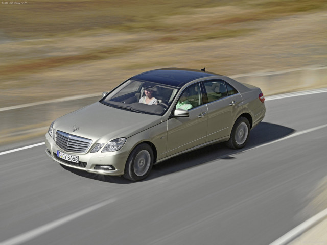 Mercedes-Benz E-Class фото