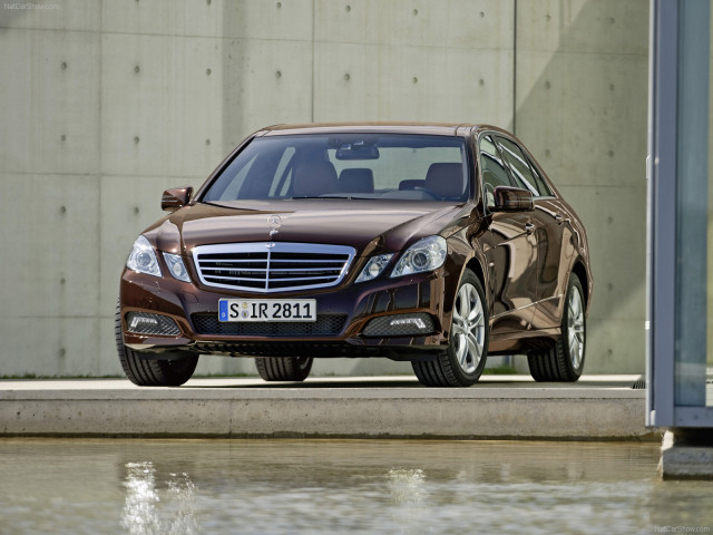 Mercedes-Benz E-Class фото