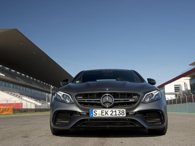 Mercedes-Benz E63 AMG фото