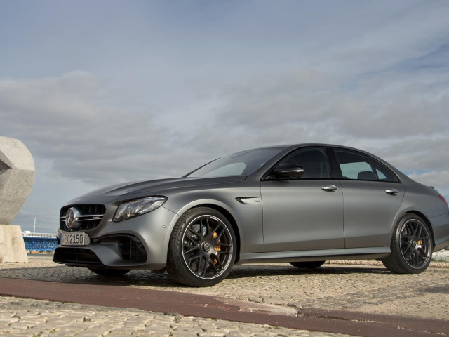 Mercedes-Benz E63 AMG фото