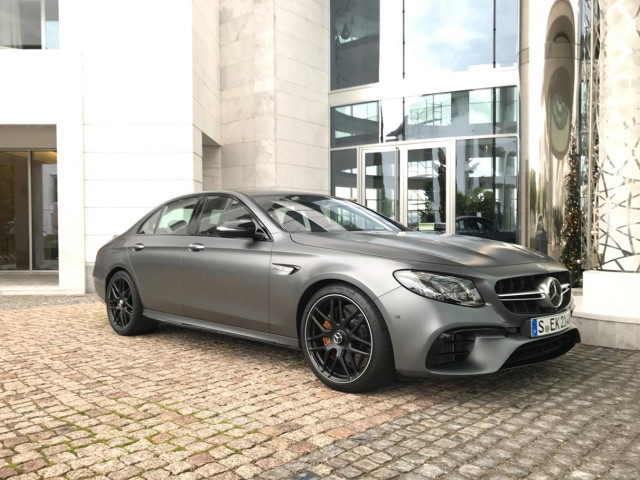 Mercedes-Benz E63 AMG фото