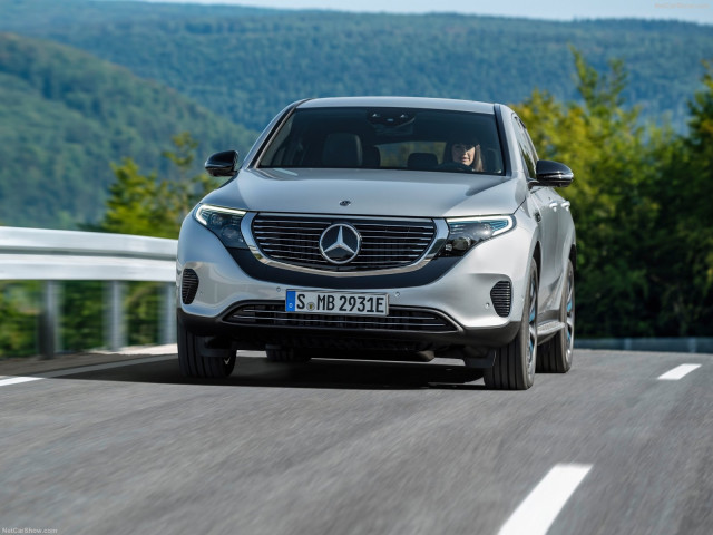 Mercedes-Benz EQC фото