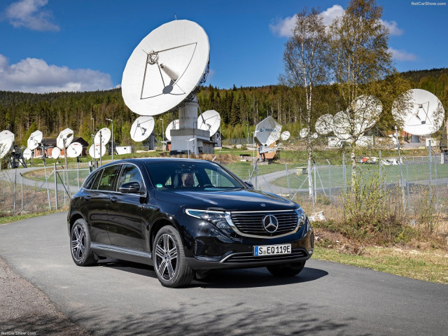 Mercedes-Benz EQC фото