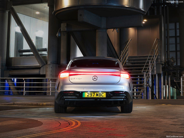 Mercedes-Benz EQS фото