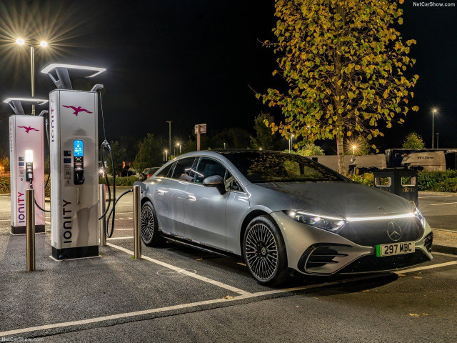 Mercedes-Benz EQS фото