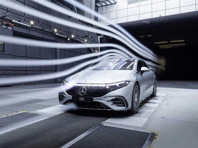Mercedes-Benz EQS фото
