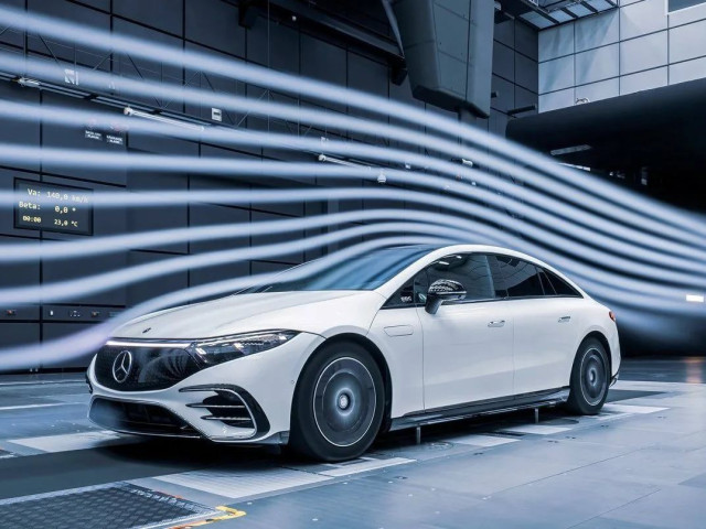 Mercedes-Benz EQS фото