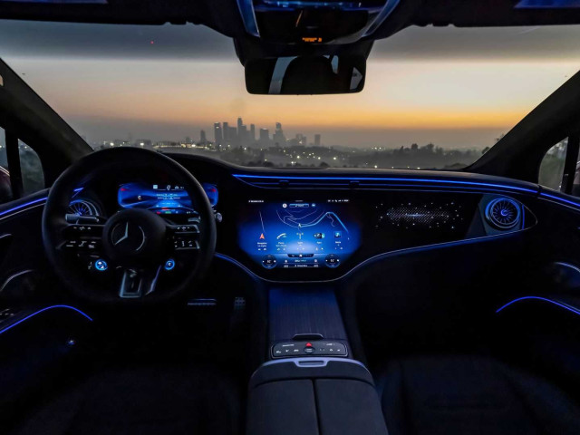 Mercedes-Benz EQS фото