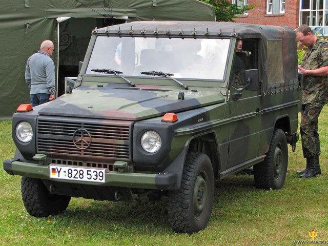 Mercedes-Benz G-Class W460 фото