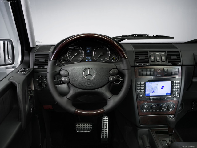 Mercedes-Benz G-Class фото