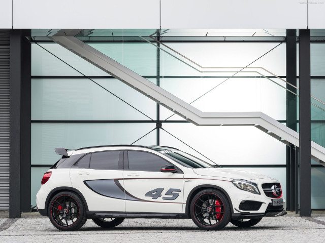 Mercedes-Benz GLA AMG фото