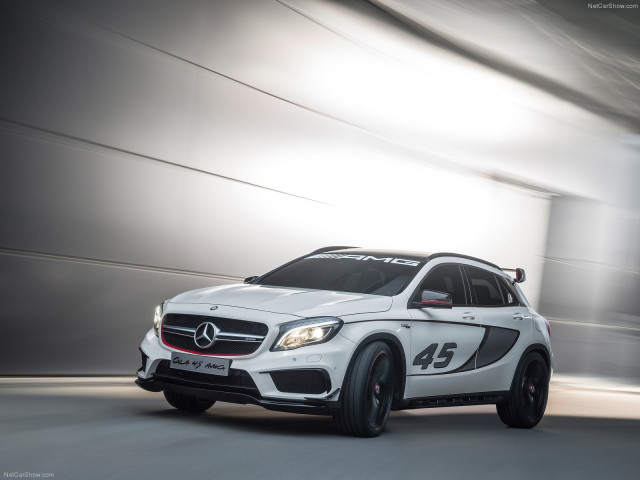 Mercedes-Benz GLA AMG фото