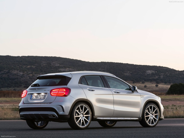 Mercedes-Benz GLA AMG фото