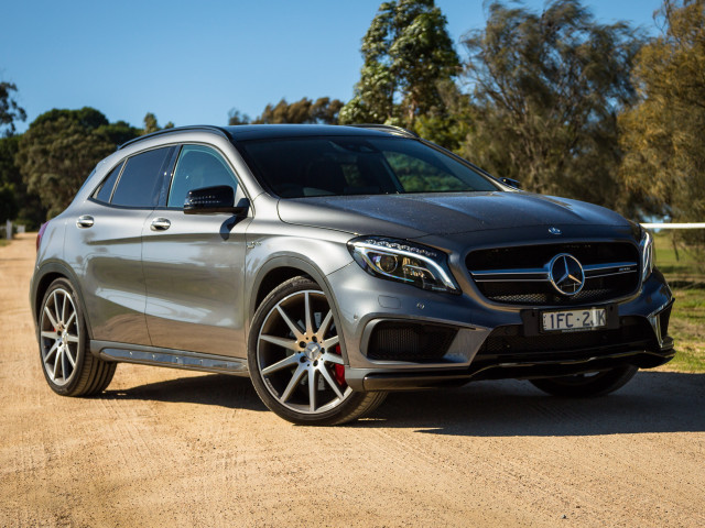 Mercedes-Benz GLA AMG фото