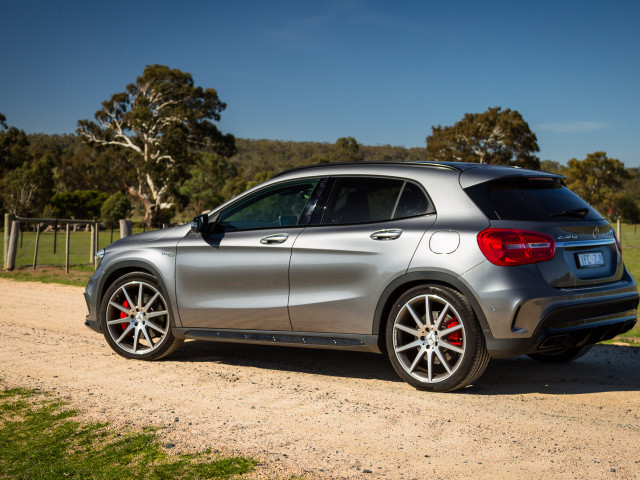 Mercedes-Benz GLA AMG фото