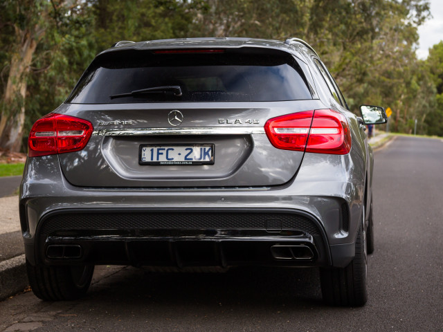 Mercedes-Benz GLA AMG фото