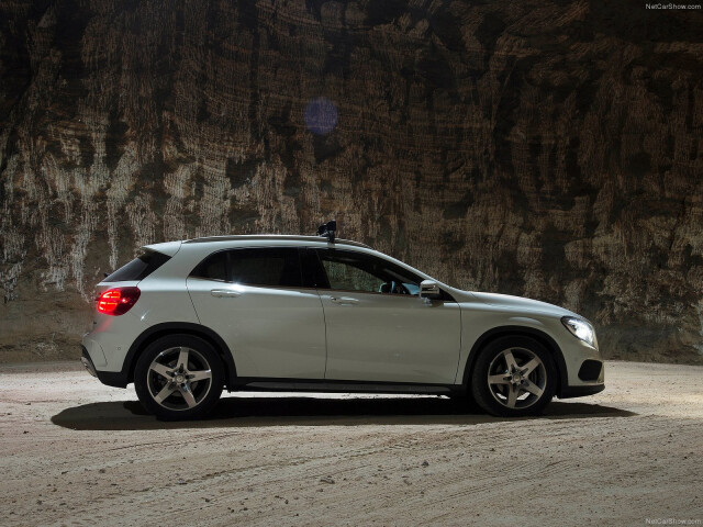 Mercedes-Benz GLA фото