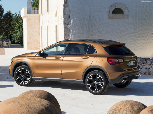 Mercedes-Benz GLA фото