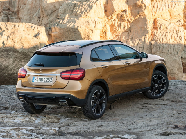 Mercedes-Benz GLA фото