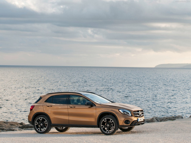 Mercedes-Benz GLA фото