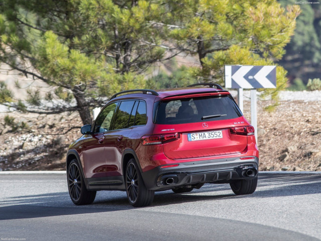 Mercedes-Benz GLB фото