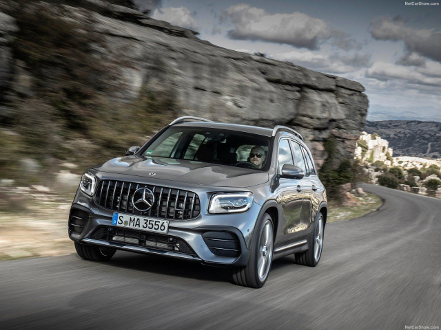 Mercedes-Benz GLB фото