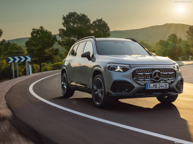 Mercedes-Benz GLB фото