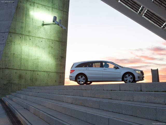 Mercedes-Benz R-Class фото