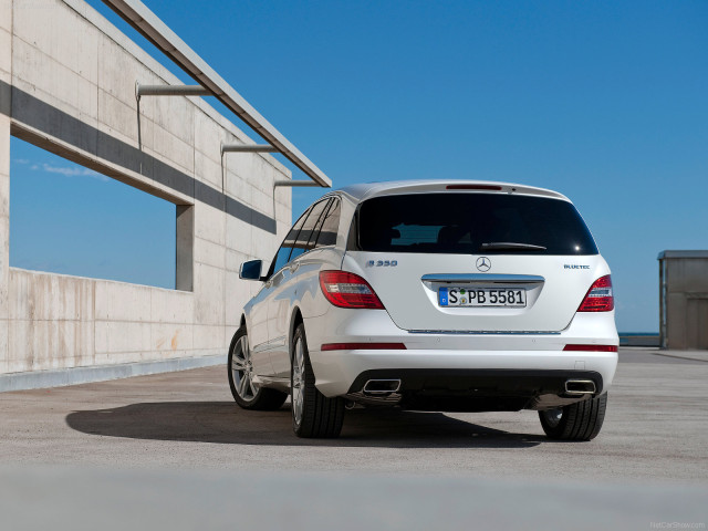 Mercedes-Benz R-Class фото