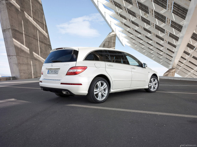 Mercedes-Benz R-Class фото