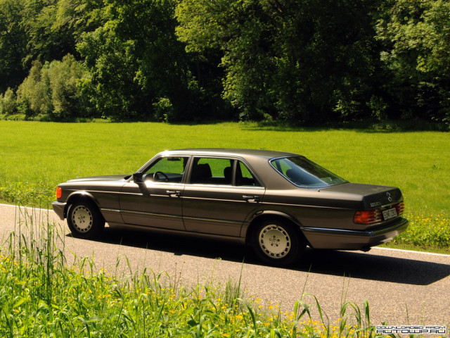 Mercedes-Benz S-Class W126 фото