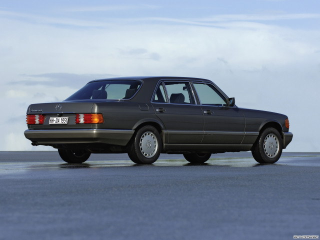 Mercedes-Benz S-Class W126 фото