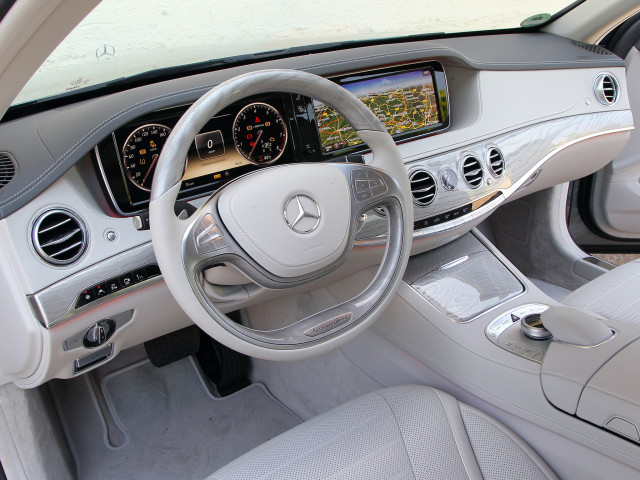 Mercedes-Benz S-Class фото