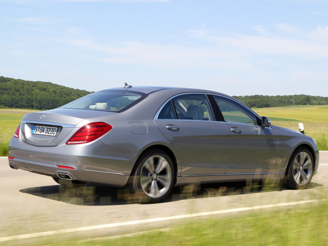 Mercedes-Benz S-Class фото