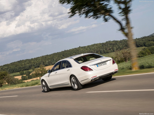 Mercedes-Benz S-Class фото