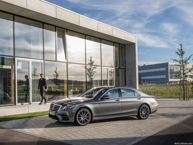 Mercedes-Benz S-Class фото