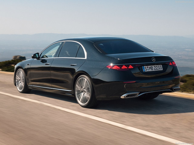 Mercedes-Benz S-Class фото