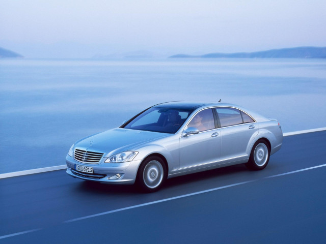 Mercedes-Benz S-Class фото