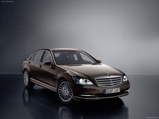 Mercedes-Benz S-Class фото