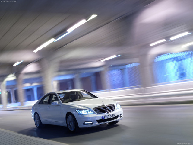 Mercedes-Benz S-Class фото